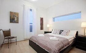 Cozy 3 Bedroom House Near The Blue Lagoon